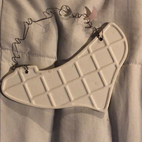 Shoe sign - Picture 4 of 6